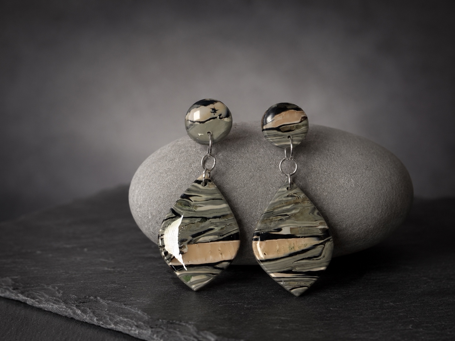 Boucles Gouttes marbrées noir & beige